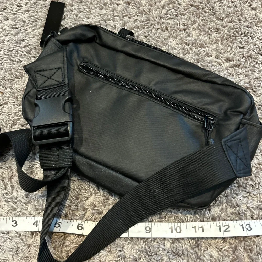 SIXTHMAN Black Crossbody‎ Bag Messenger Bag Adjustable Strap Multiple Pockets